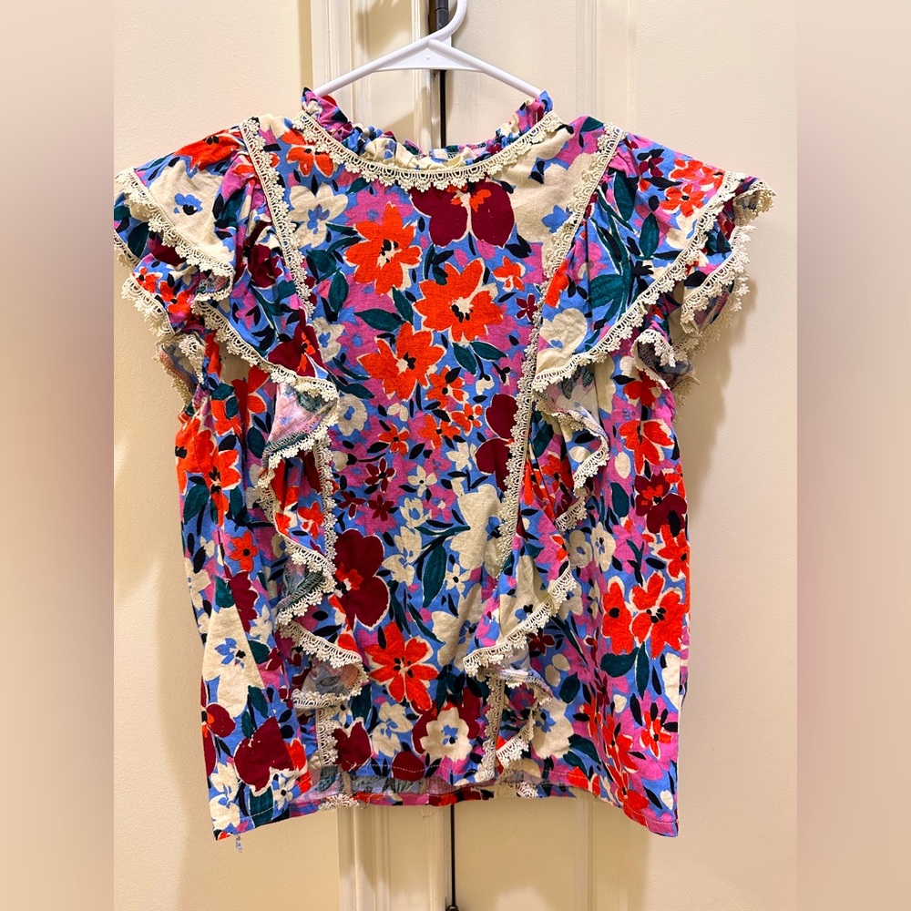 ✨Size small BOUTIQUE KARLIE top. Like NEW. SO CUTE!